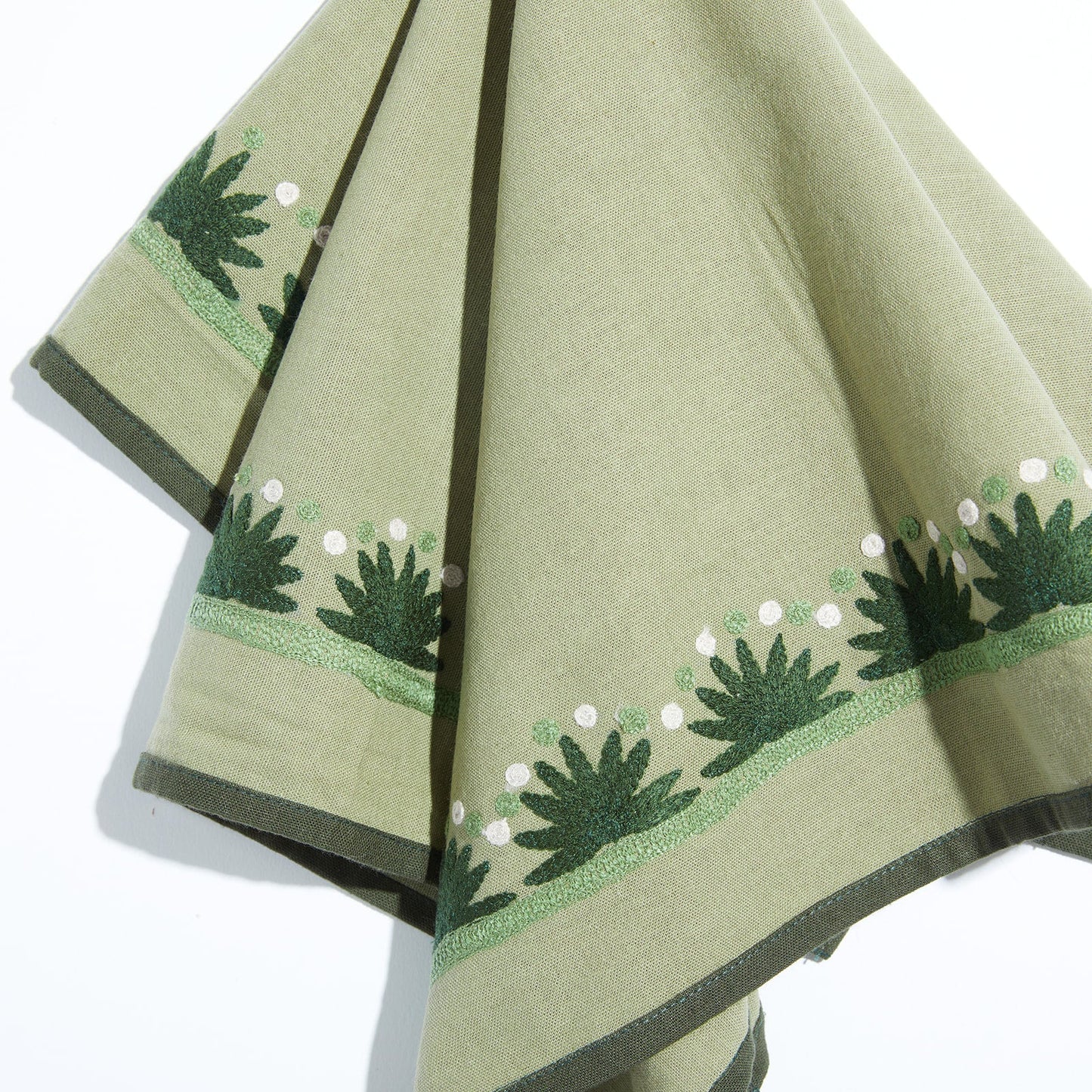 Starburst Set of 4 Napkins 20 Inch
Handmade on 70% Cotton & 30% Flax