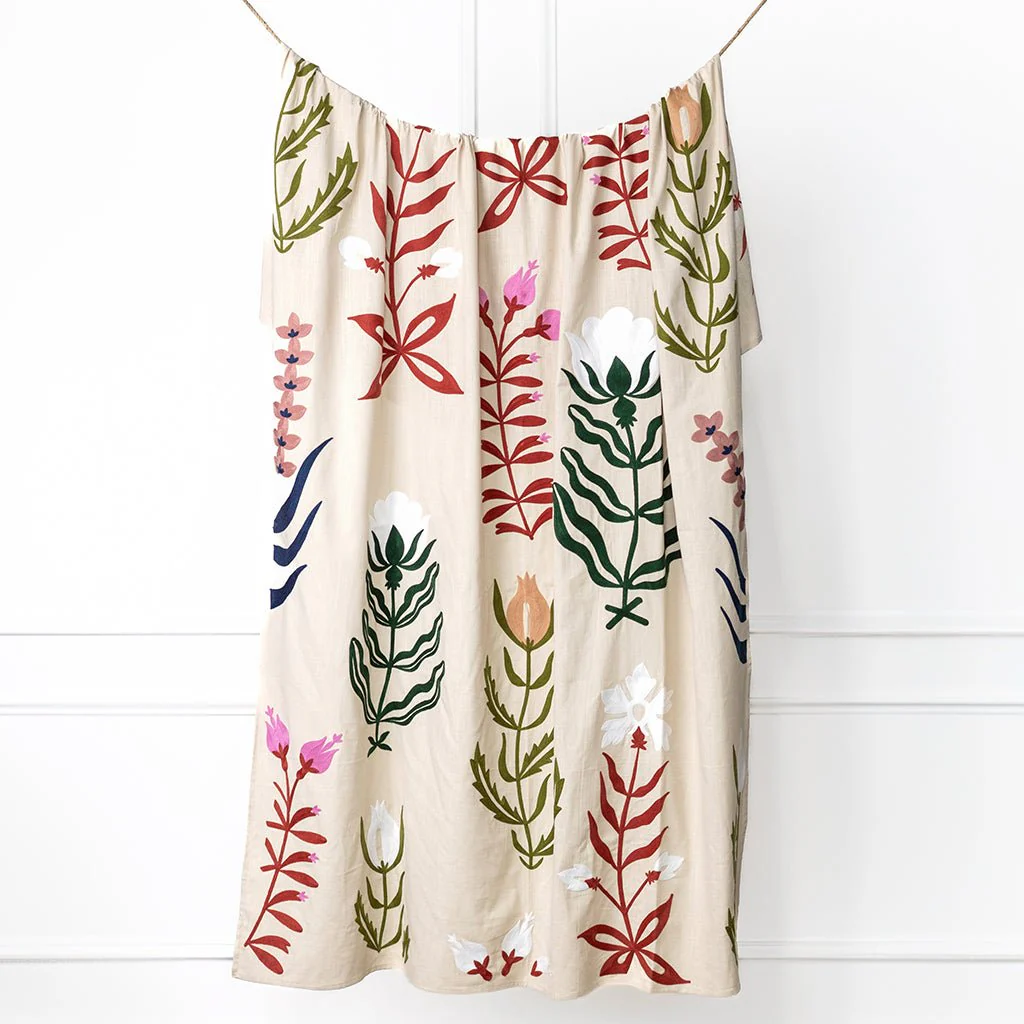Penelope Floral Tablecloth, 60x90
