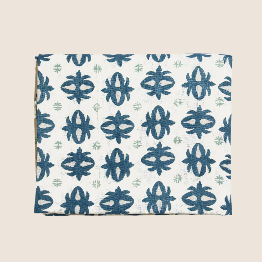 Rectangle Tablecloth Prytania Coblat 70 x120
(Photo Showing Round Version-Registered for Rectangle)